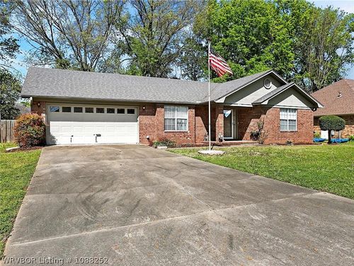 621 Meadowbrook Dr, Alma, AR, 72921-5051 | Card Image