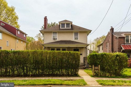 8112 Flourtown Ave, GLENSIDE, PA, 19038-7922 | Card Image