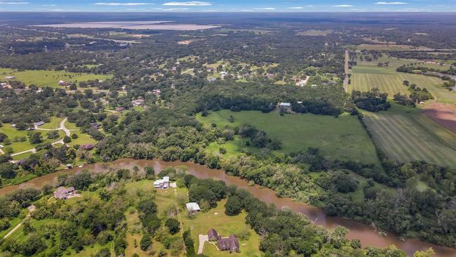 250 County Road 498, Home with 3 bedrooms, 2 bathrooms and 6 parking in Sweeny TX | Image 32