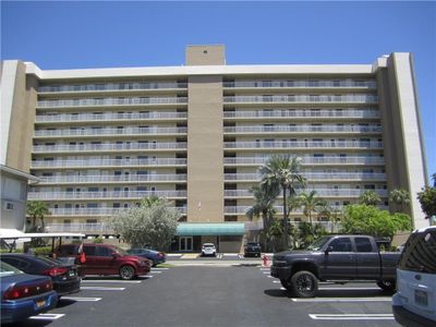 Waters Edge Condo | Image 1