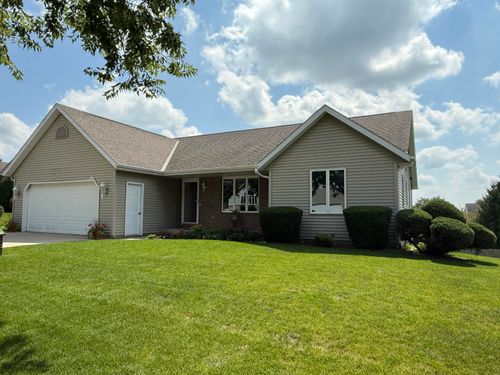 1217 Garfield Ln, Hartford, WI, 53027-9260 | Card Image