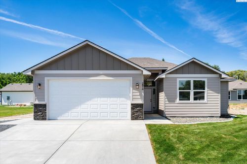 2816 S Beech St, Kennewick, WA, 99337-5415 | Card Image