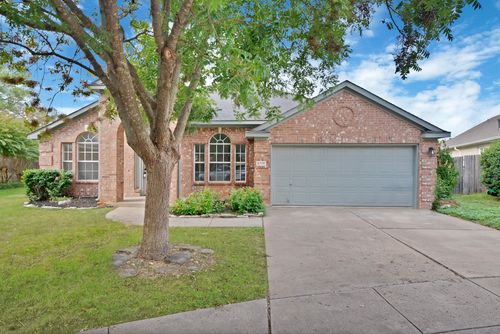 5776 Falcon Ridge Ct, Haltom City, TX, 76137-2672 | Card Image