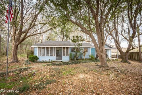 13162 Hudson Krohn Rd, Biloxi, MS, 39532-8417 | Card Image