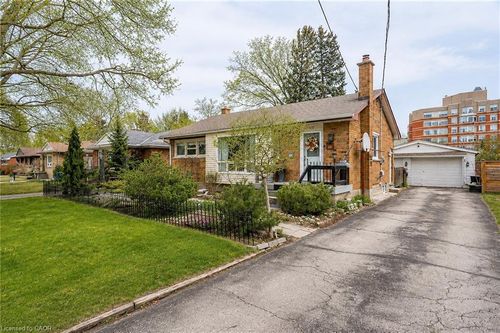 22 Skov Cres, Guelph, ON, N1E4B7 | Card Image