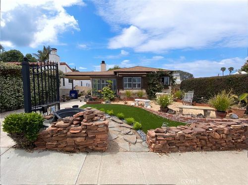 405 Waterview St, Playa del Rey, CA, 90293-8052 | Card Image