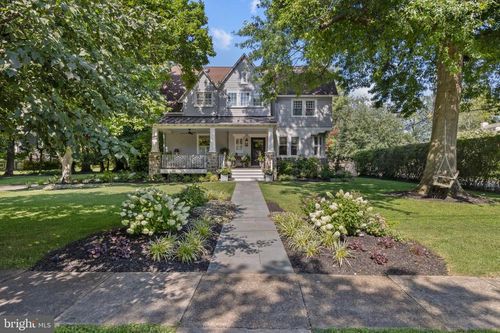 401 Chestnut Ln, WAYNE, PA, 19087-3442 | Card Image