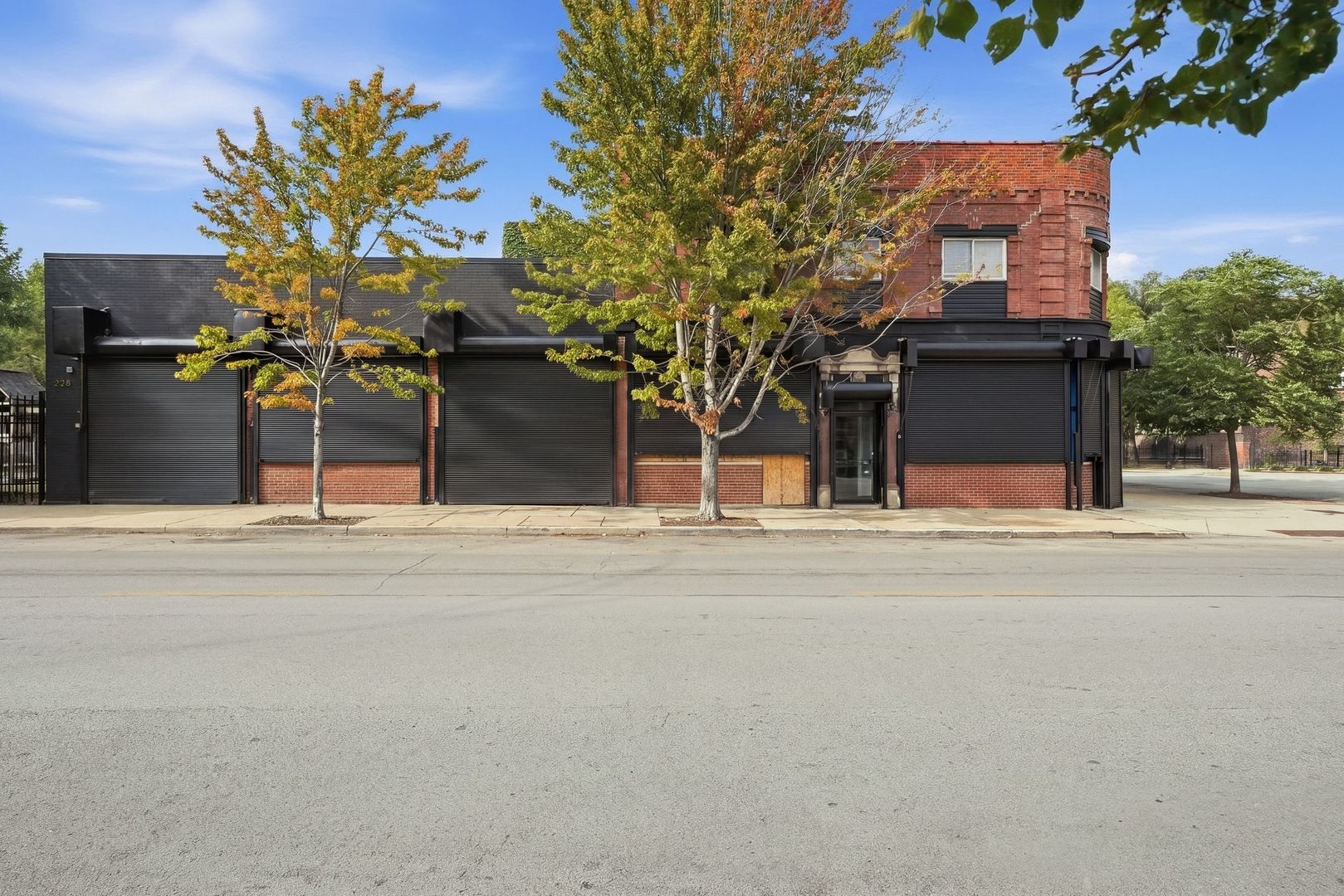 Commercial Sale in Chicago 3