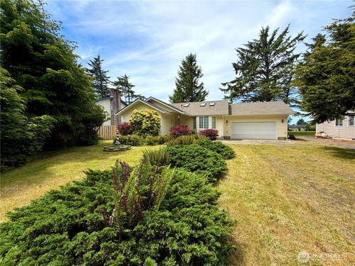457 Dolphin Ave Ne, Ocean Shores, WA, 98569-9769 | Card Image