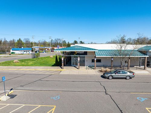 10-1525 Michigan Ave W, Battle Creek, MI, 49037-1947 | Card Image