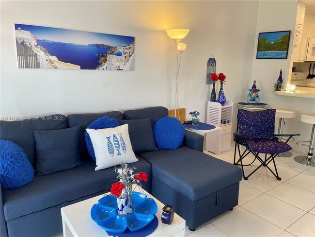 331 - 400 Kings Point Dr, Condo with 0 bedrooms, 1 bathrooms and null parking in Sunny Isles Beach FL | Image 6