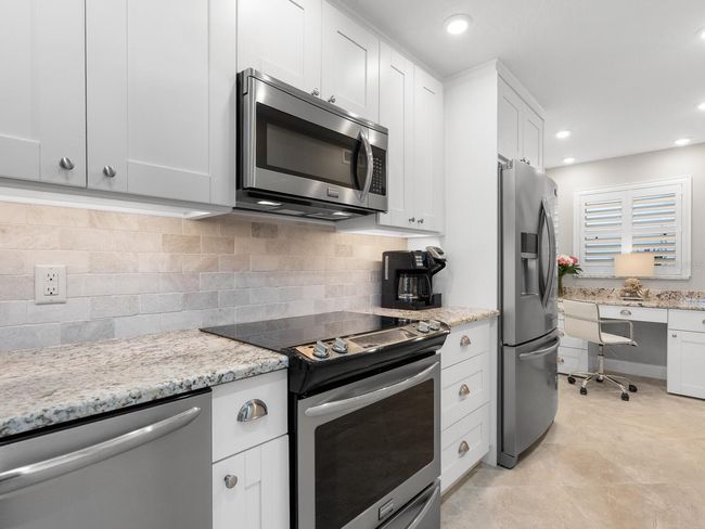 APT-104 - 8701 Midnight Pass Rd, Condo with 2 bedrooms, 2 bathrooms and null parking in SARASOTA FL | Image 9