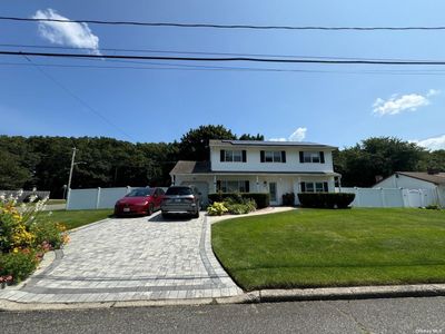 47 Bellwood Avenue, House other with 3 bedrooms, 2 bathrooms and null parking in South Setauket NY | Image 2