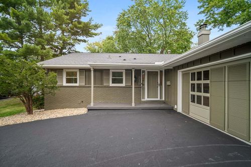 319 Hillside Ln, Bloomington, IL, 61701-2112 | Card Image