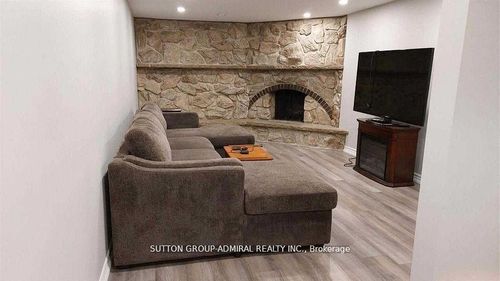 854 Moretta Ave, Pickering, ON, L1W2J9 | Card Image