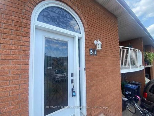 51 Jellicoe Cres, Brampton, ON, L6S3H7 | Card Image