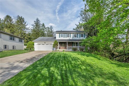 120 Roshon Dr, Medina, OH, 44256-2018 | Card Image