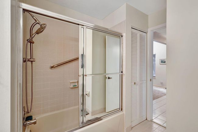 10088 Shadywood Pl, Condo with 2 bedrooms, 2 bathrooms and null parking in Boynton Beach FL | Image 20