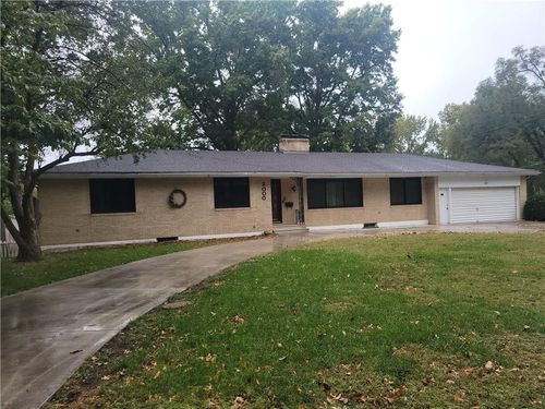 2000 S Vermont Ave, Independence, MO, 64052-3663 | Card Image