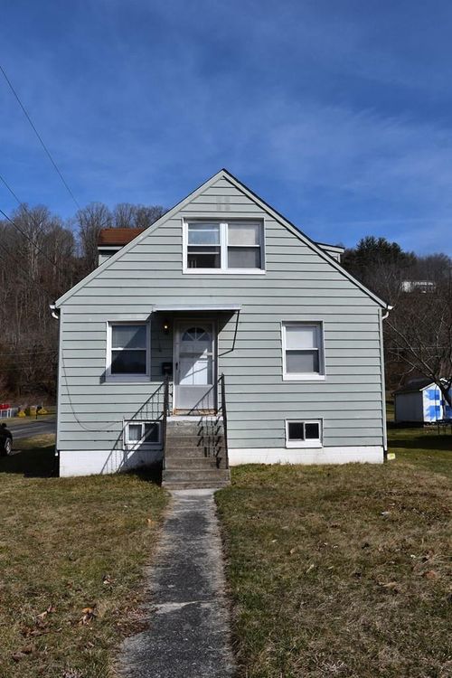 1927 5th St, Richlands, VA, 24641-2314 | Card Image