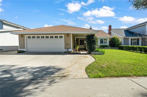 3105 S Artesia St, Santa Ana, CA, 92704-6103 | Card Image