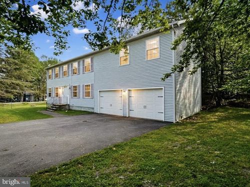 1226 Country Place Dr, Tobyhanna, PA, 18466-7957 | Card Image