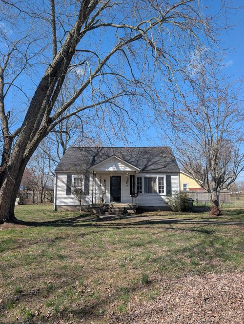 703 Mccurdy Rd, White House, TN, 37188-8090 | Card Image