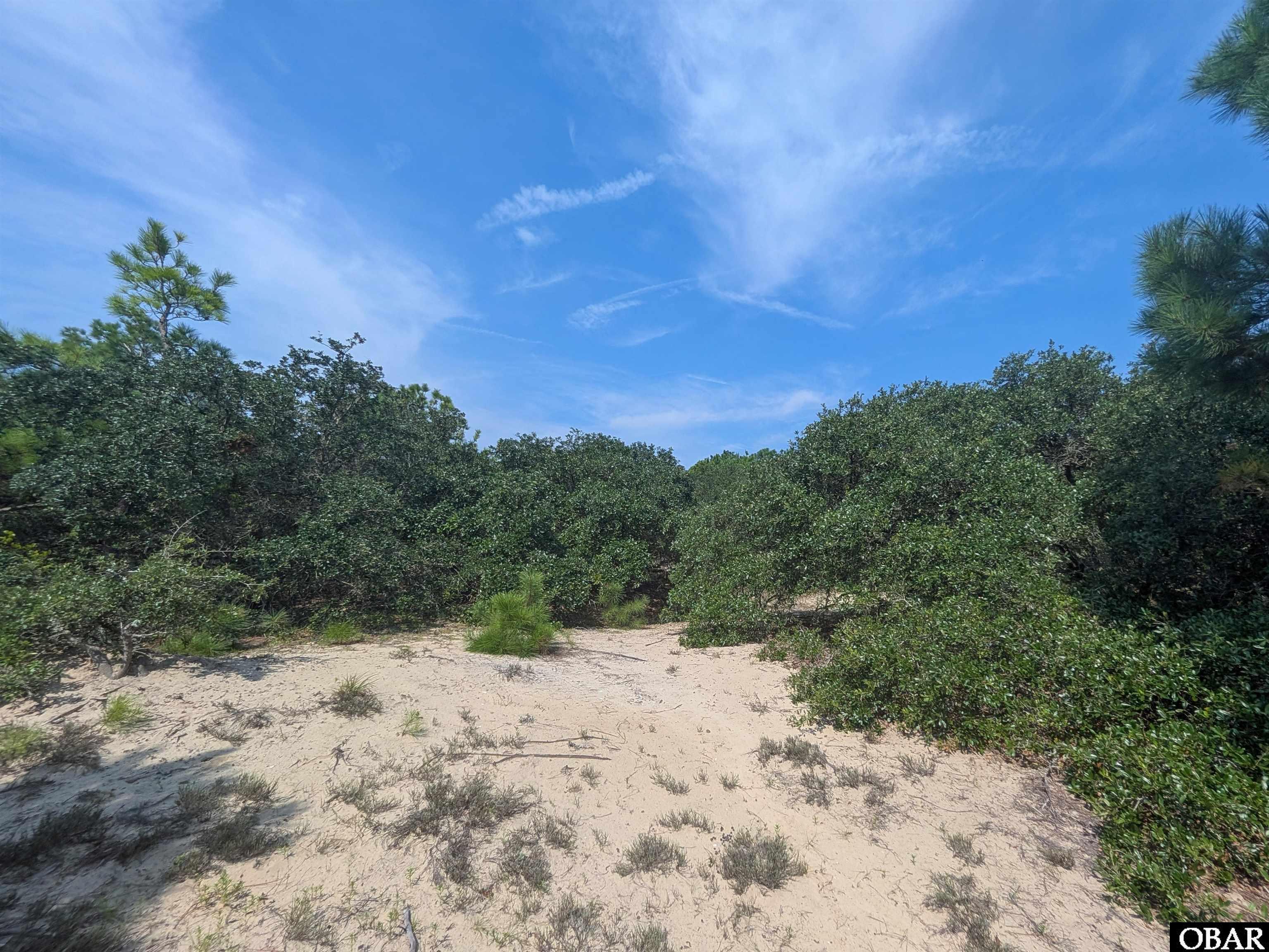 Land in Corolla 5