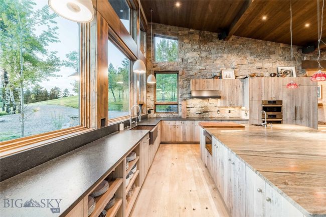 Elevated, luxury finishes with with tones and textures inspired by nature keep the space cozy and inviting. | Image 17