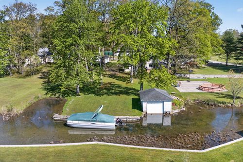 61486 Donald Roadway W, Penn Township, MI, 49095 | Card Image
