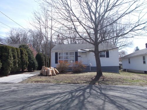 72 Welland Ave, Waterbury, CT, 06708-4755 | Card Image