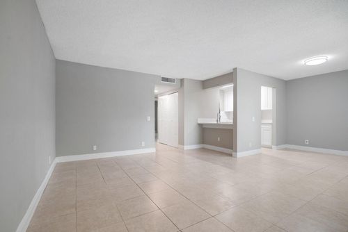 516 Meadows Cir, Boynton Beach, FL, 33436-8934 | Card Image