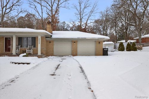 52443 Pappy Ln, Shelby Township, MI, 48316-3070 | Card Image