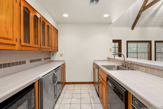 7835 Wild Eagle Rd, House other with 5 bedrooms, 3 bathrooms and null parking in San Antonio TX | Image 38
