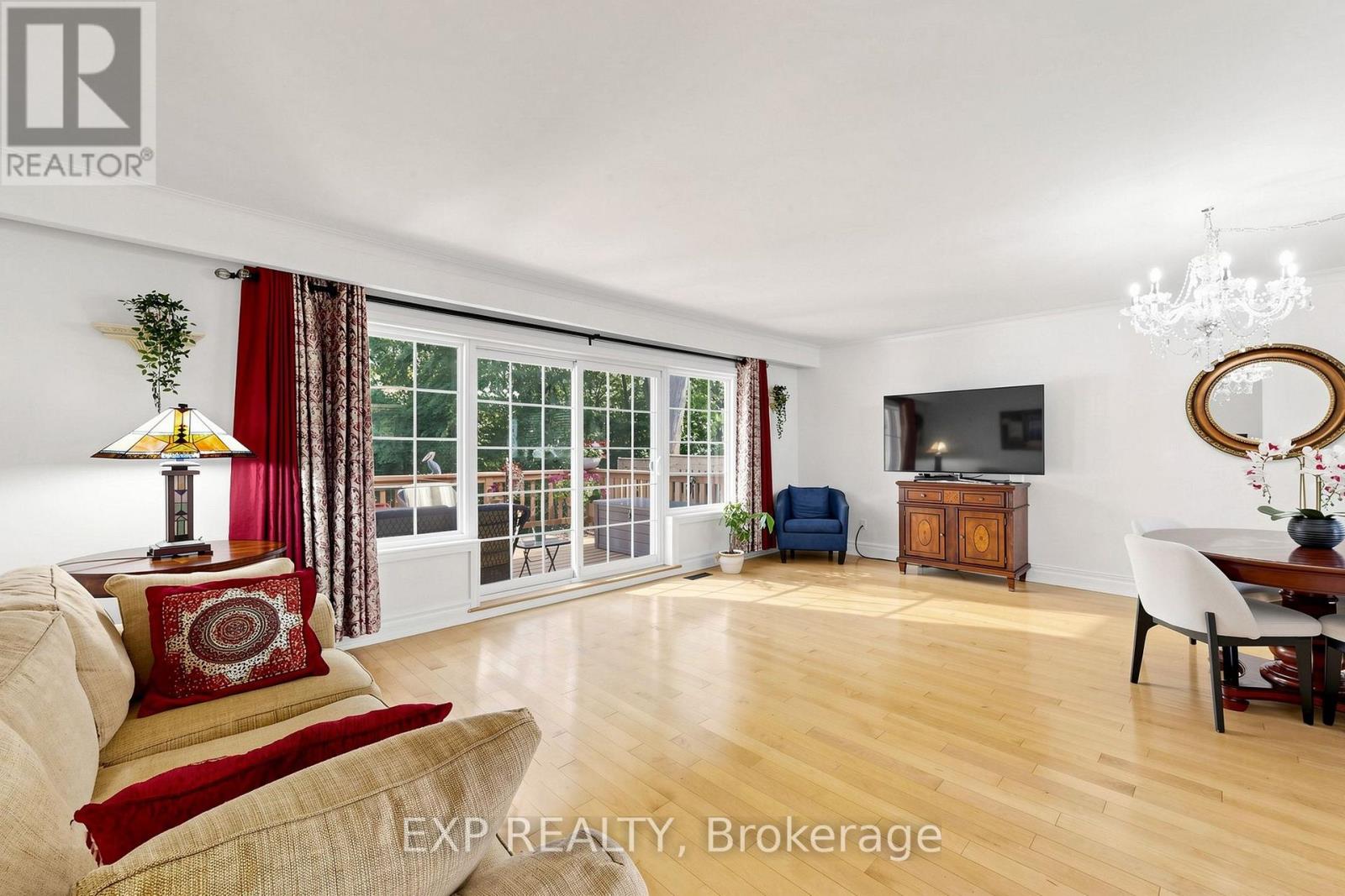 Residential in Toronto (Downsview-Roding-CFB) 2