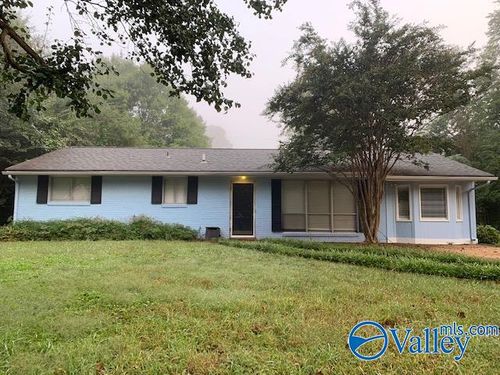 6304 Marsh Ave Nw, Huntsville, AL, 35806-1913 | Card Image