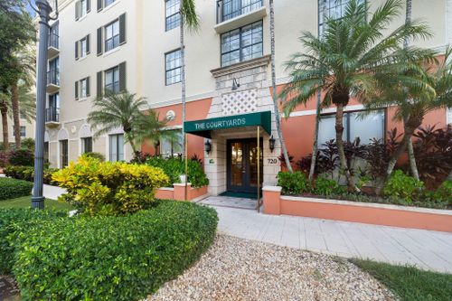 106-720 S Sapodilla Avenue, West Palm Beach, FL, 33401 | Card Image