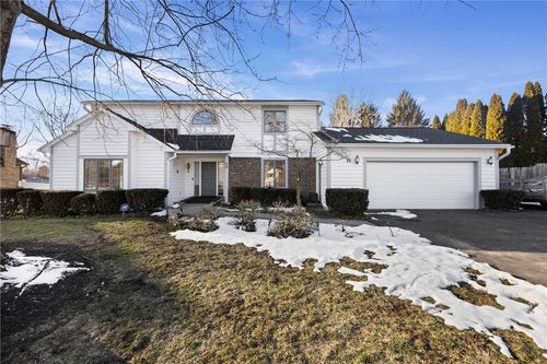 11 Pond Valley Cir, Penfield, NY, 14526-1900 | Card Image