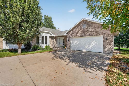 b-3025 Pheasant Dr, Cedar Falls, IA, 50613-1676 | Card Image