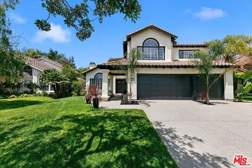 2211 Pebble Beach Trl, Oxnard, CA, 93036-7710 | Card Image