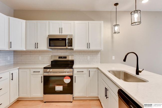 1917 Dahlman Rows Plz, Townhouse with 2 bedrooms, 3 bathrooms and 2 parking in Omaha NE | Image 13