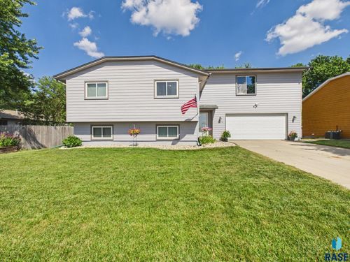 3904 S Sertoma Ave Avenue, Sioux Falls, SD, 57106 | Card Image