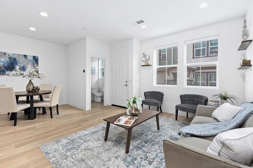 10149 Graphite St, Spring Valley, CA, 91977-3670 | Card Image