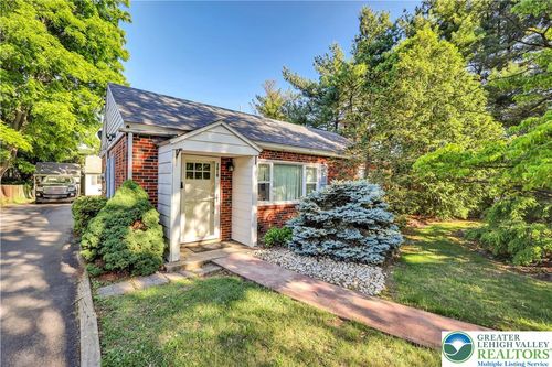 3010 Moravian Ave, Allentown, PA, 18103-6528 | Card Image