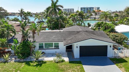 25 Island Dr, TREASURE ISLAND, FL, 33706-1202 | Card Image
