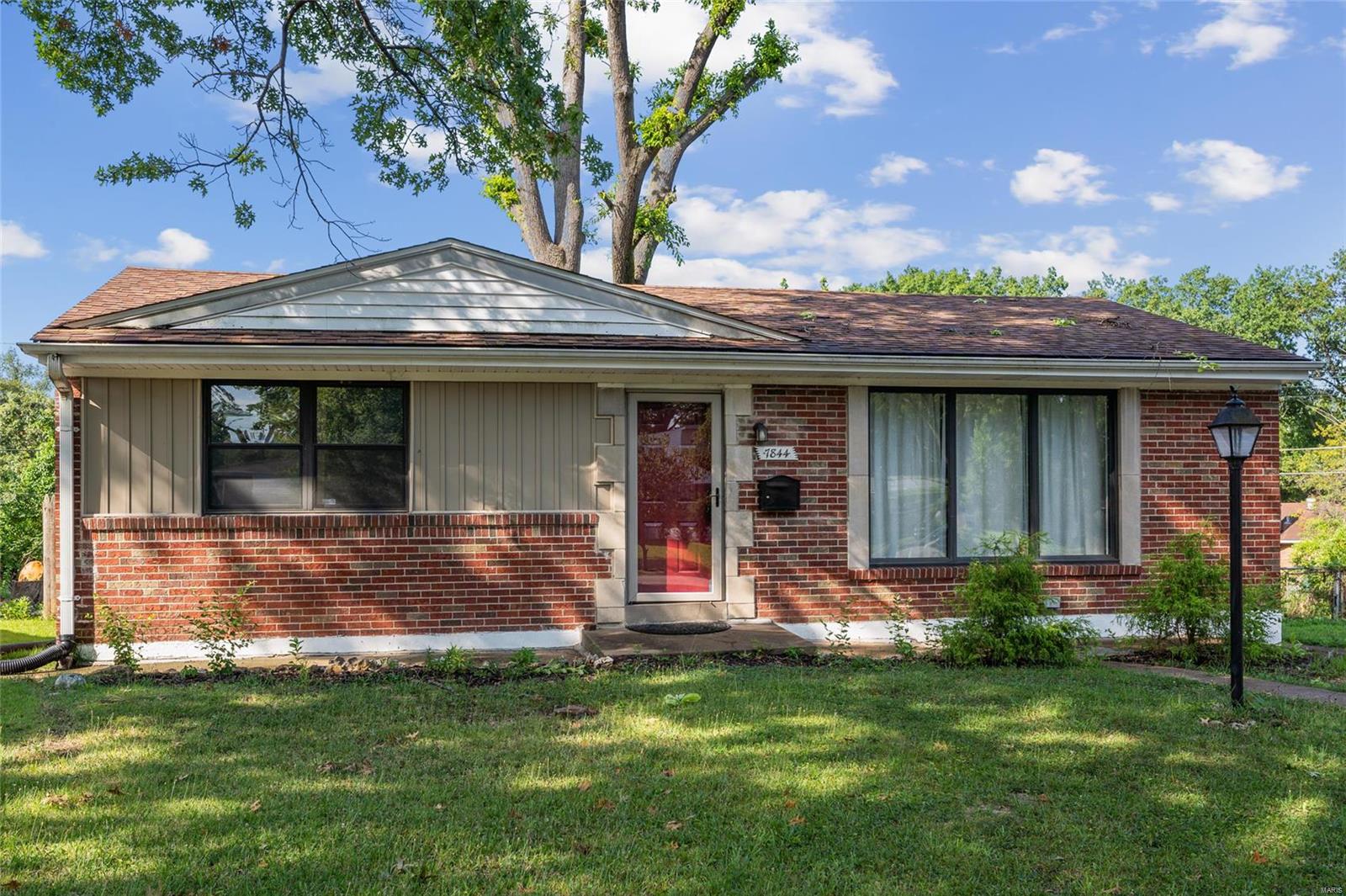 Birchmont Dr, Saint Louis, MO 63130