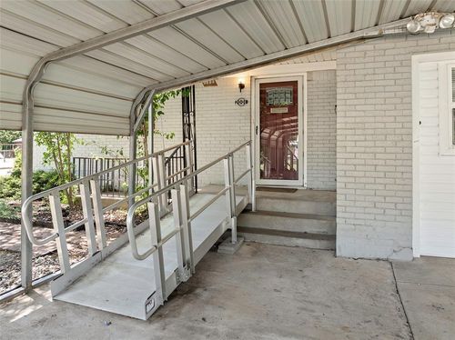 2001 Robison St, Ardmore, OK, 73401-1390 | Card Image