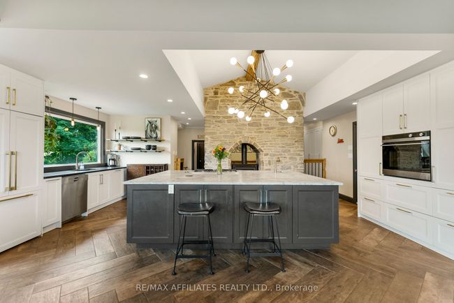 1415 Sheridan Rapids Rd, Home with 4 bedrooms, 4 bathrooms and 12 parking in Lanark ON | Image 11