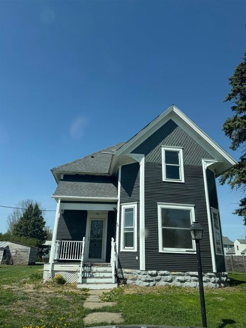 705 Crisman St, Dysart, IA, 52224-9722 | Card Image