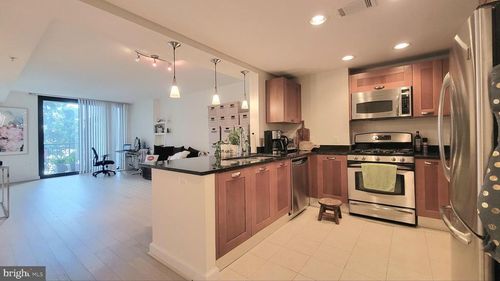 509-2451 Midtown Ave, ALEXANDRIA, VA, 22303-1425 | Card Image